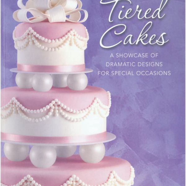 Wilton Tiered Cakes boek over het bakken van meerdere lagen taarten (in het Engels).