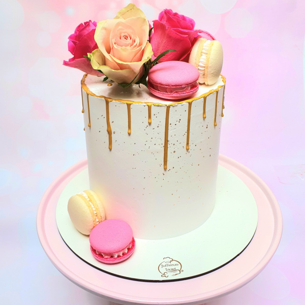 Dripcake met verse bloemen