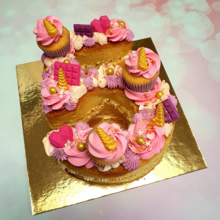 5 jaar #birthday #birthdaycake #cakecakecake #numbercake #buttercream #pink #pastels #cake #cakemaker #numbercakes #cakedecorating #instacake #instacakes #baker #bake #girlscake #rainbow #buttercreamcake #instabake #cakesdaily #caketrends #cakeinspo #cakeinspiration #pastel #pastelcake #pinkcake #birthdaycake #pastelaesthetic #cakephotography #cutecake #meerstad