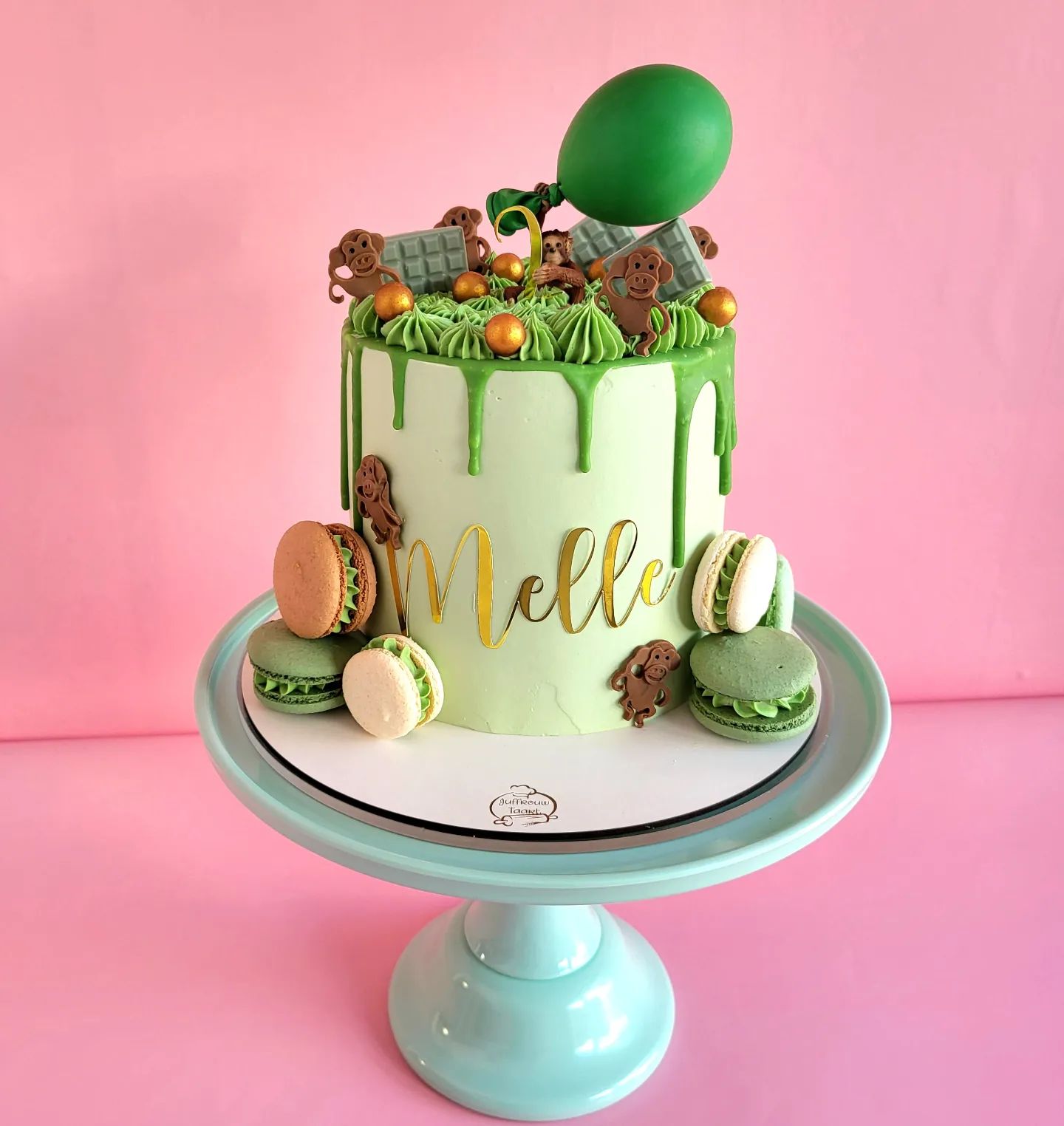 Gefeliciteerd Melle.
Ik hoop dat je hebt genoten van je aapjes taart
#2jaar #verjaardagstaart #verjaardag #jarig #winsum #groningen #junglecake #jungletaart #partplanner #aapjestaart #monkey #monkeycake #dripcake #dripcakeworkshop #groningen #hethogeland #hethogenoorden #ergaatnietsbovengroningen #taartenvanabel