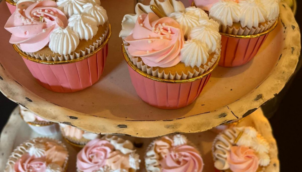 Vermoorden Maak een naam weerstand Cupcakes - Juffrouw taart winsum